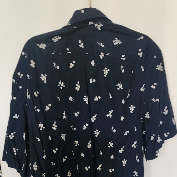 Old navy shirt xxl - Picture 2 of 4